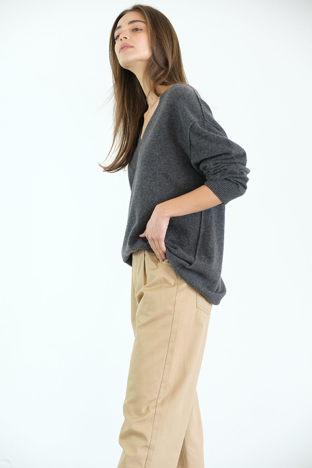 Mila Oversized Boyfriend V-Neck Pullover | Charcoal