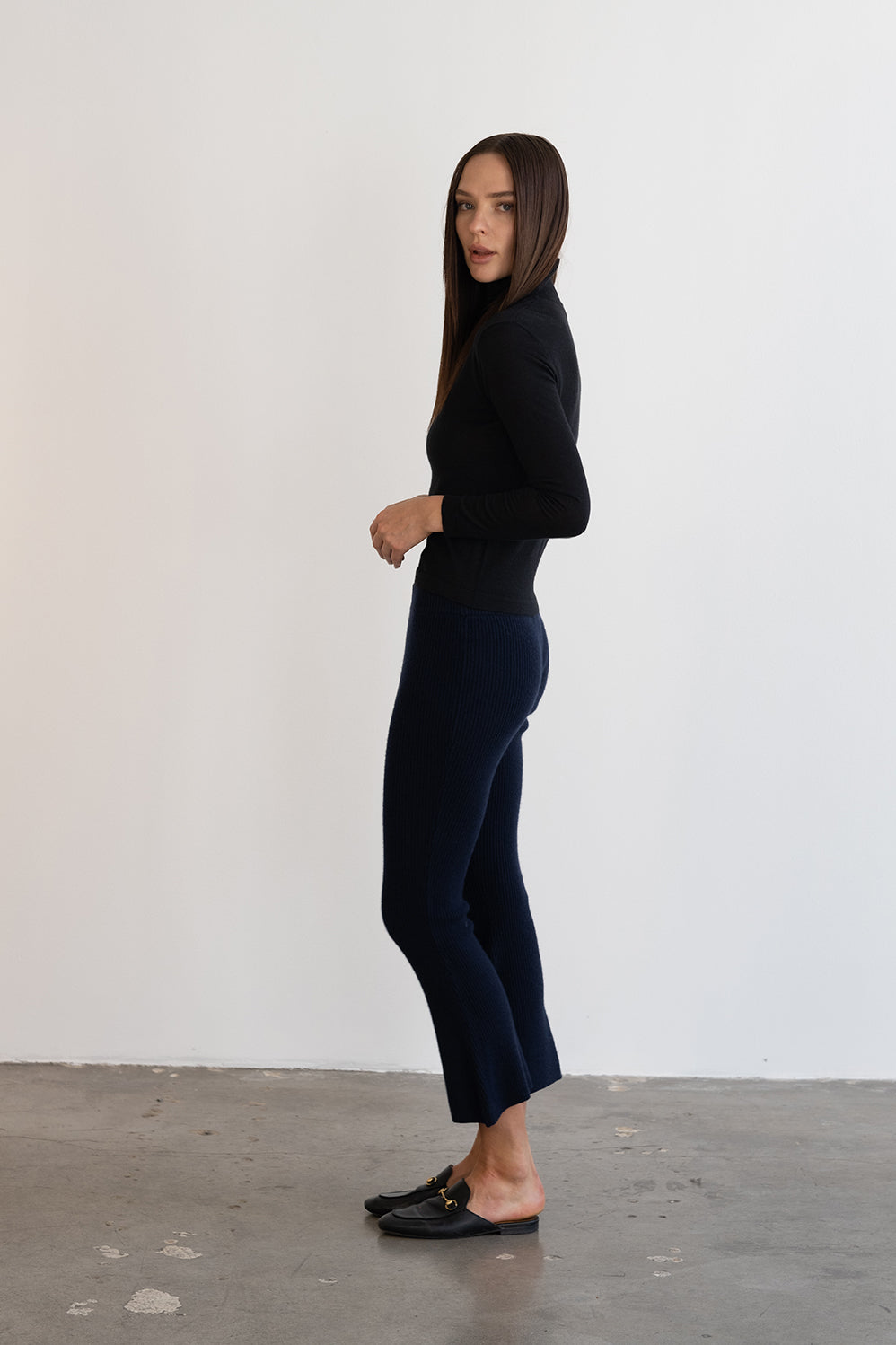 tova paperthin cashmere turtleneck pullover black