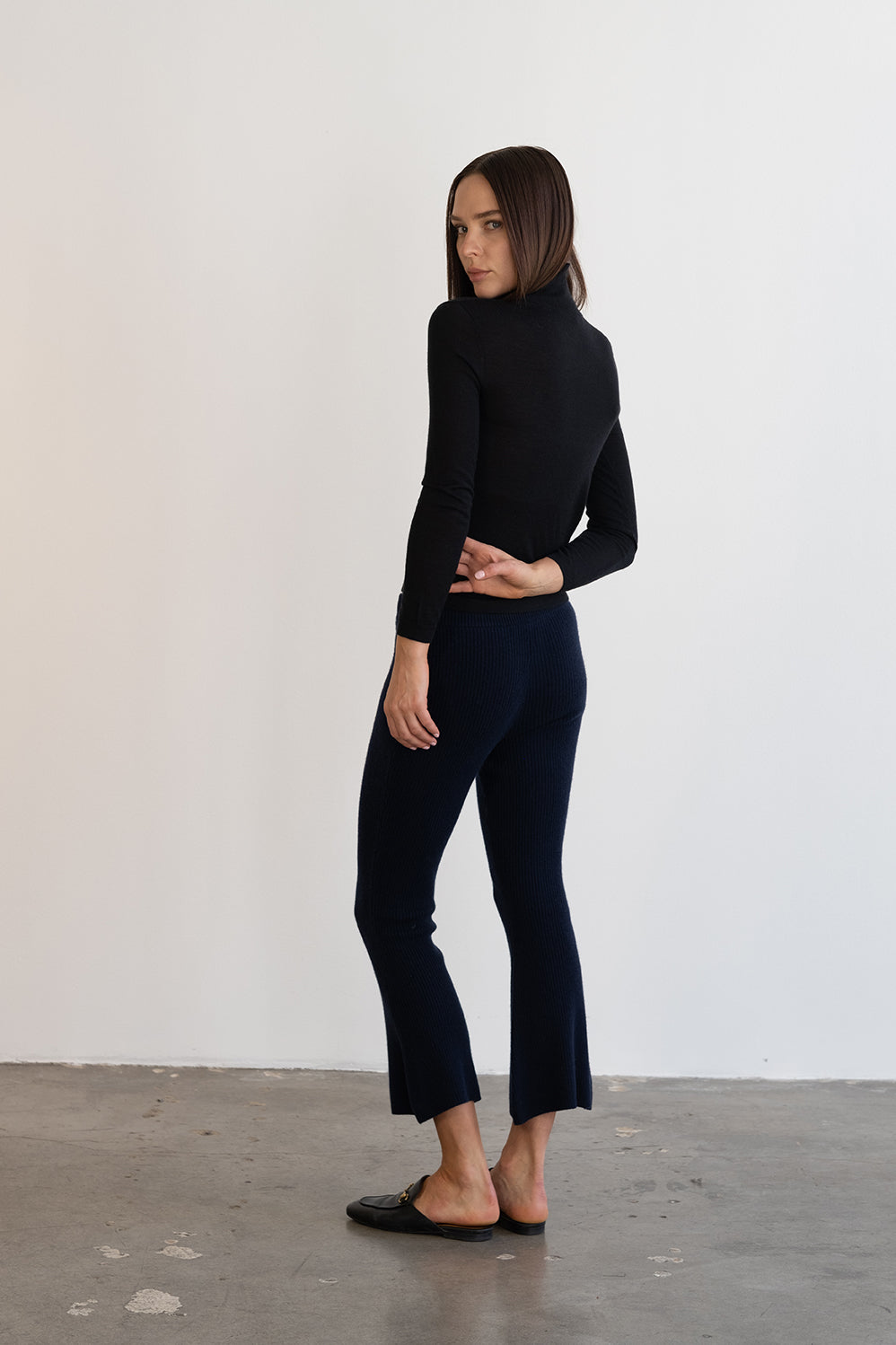 tova paperthin cashmere turtleneck pullover black