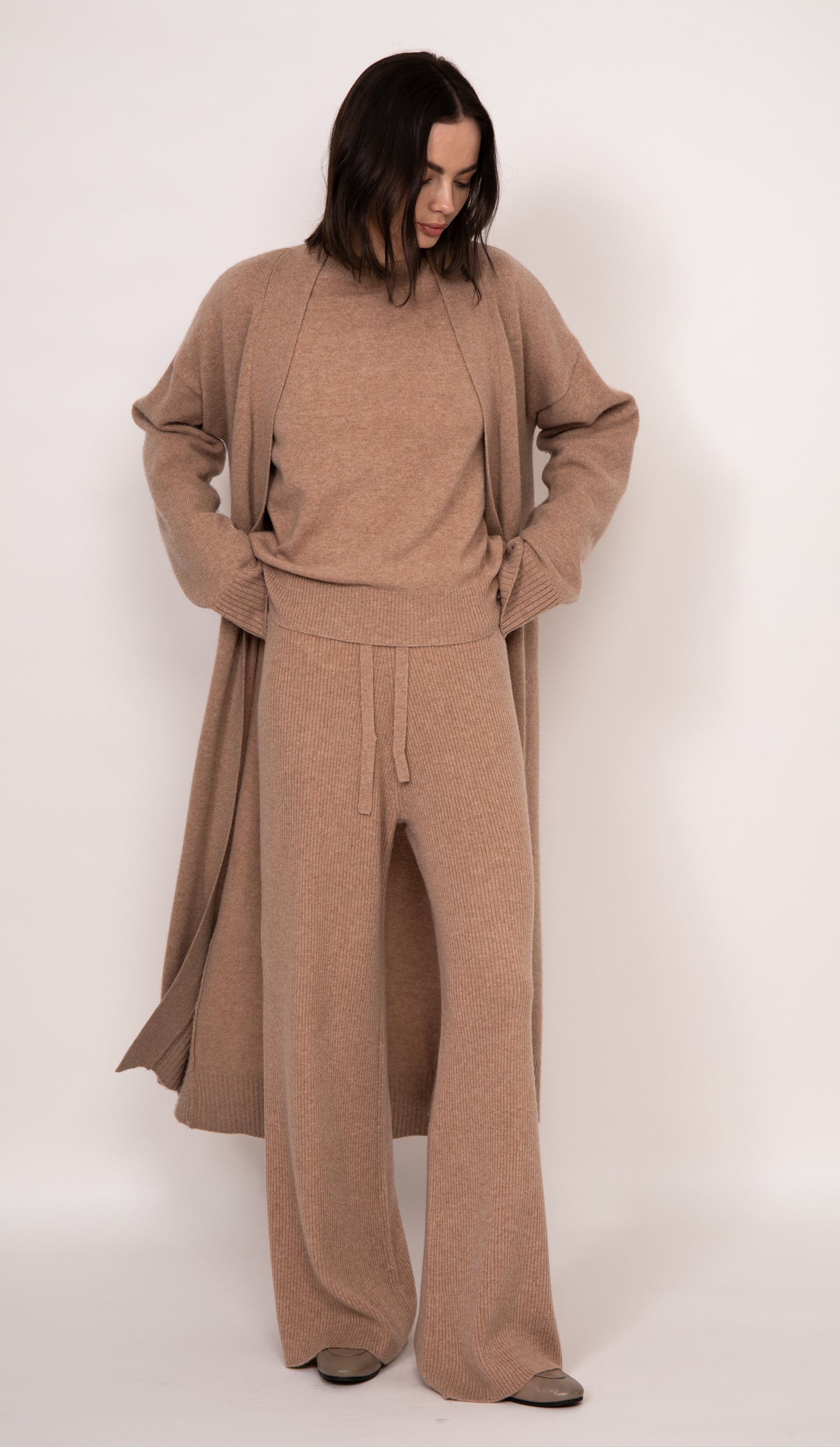 Maya ribbed cashmere wide leg pants | Almond