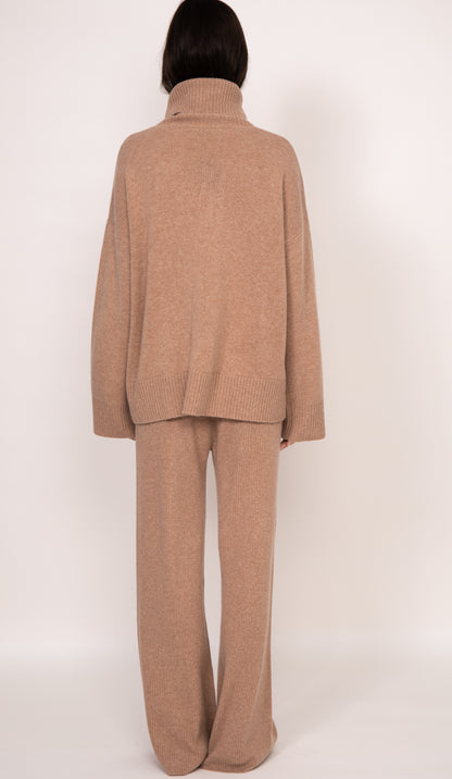 Charlie oversized cashmere turtleneck | Almond