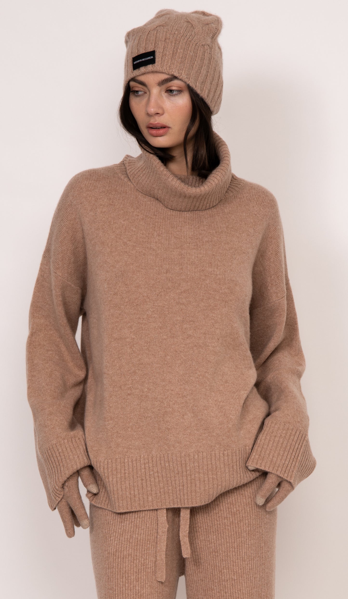 Charlie oversized cashmere turtleneck | Almond