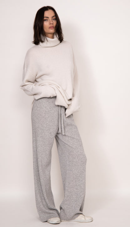 Charlie oversized cashmere turtleneck | White