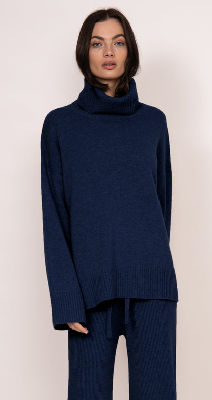 Charlie oversized cashmere turtleneck | Navy