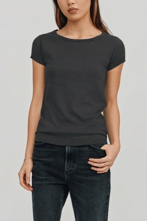 Greta Perfect Fit Cashmere Tee | Dark Grey