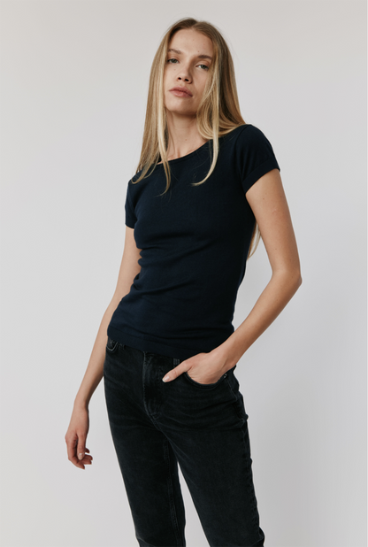 Greta Perfect Fit Cashmere Tee | Black