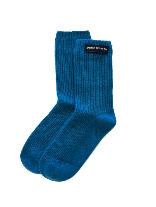 Chamonix cashmere ribbed socks | Peacock