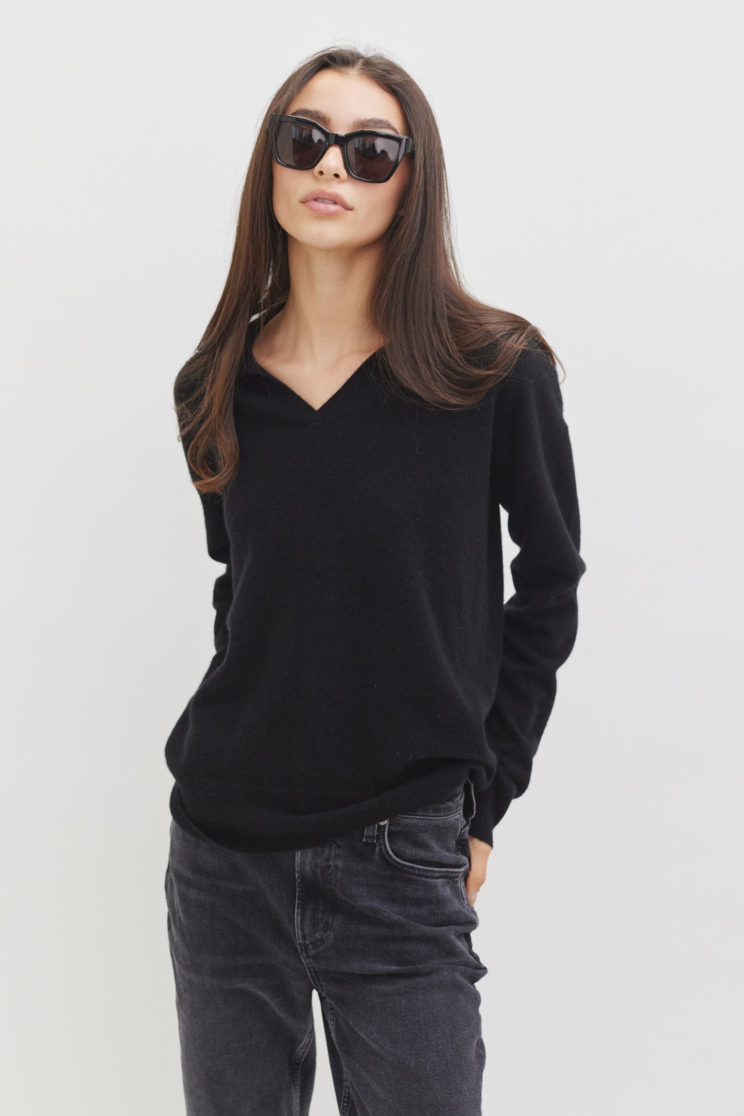 Luna Collared Cashmere Sweater | Black