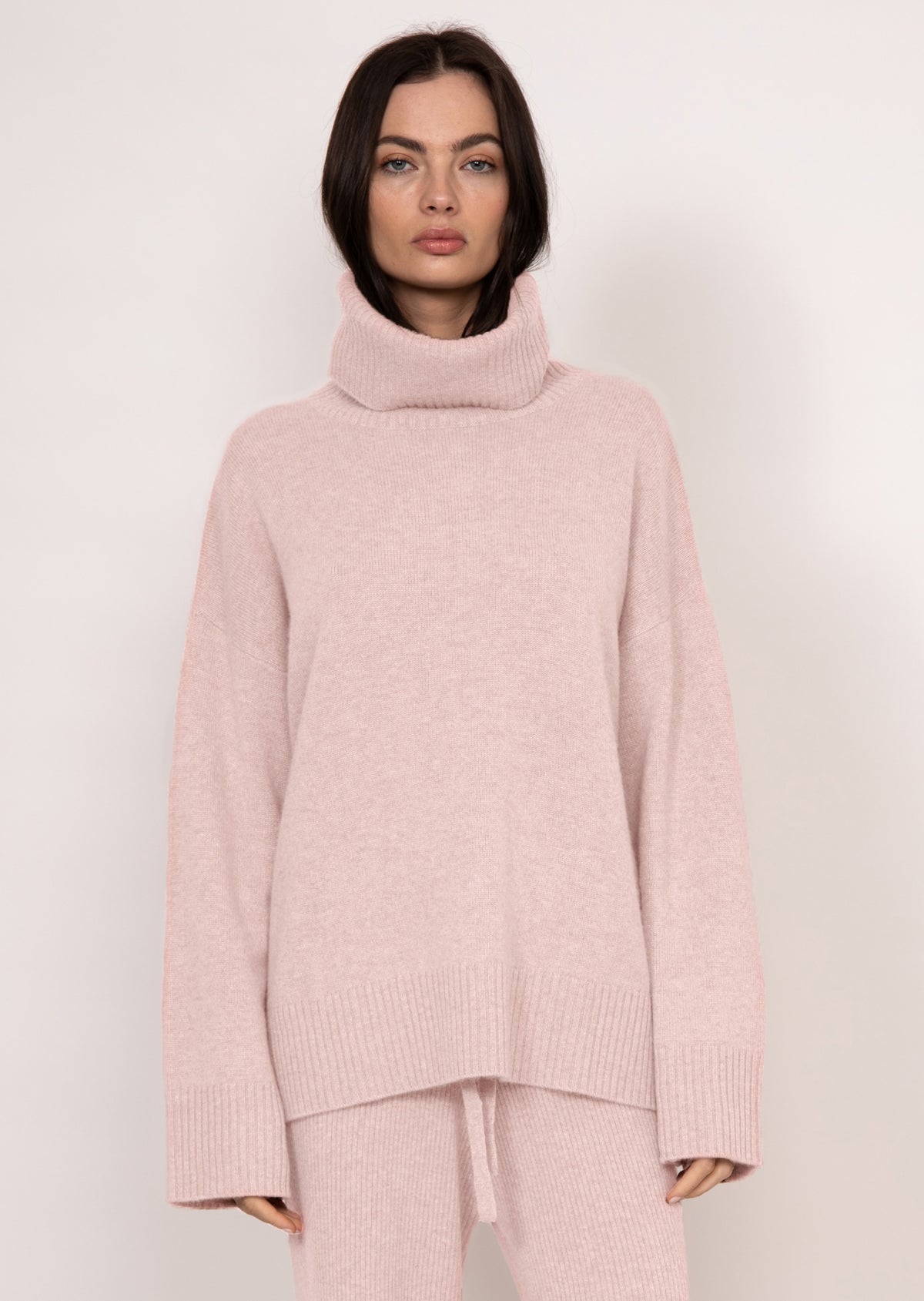 Charlie oversized cashmere turtleneck | Peony